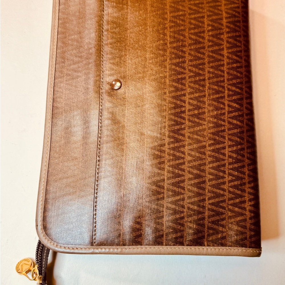 Valentino Gravani Not Rudolf Damt Gravani this is Gravani Tan Leather Clutch - Picture 11 of 16